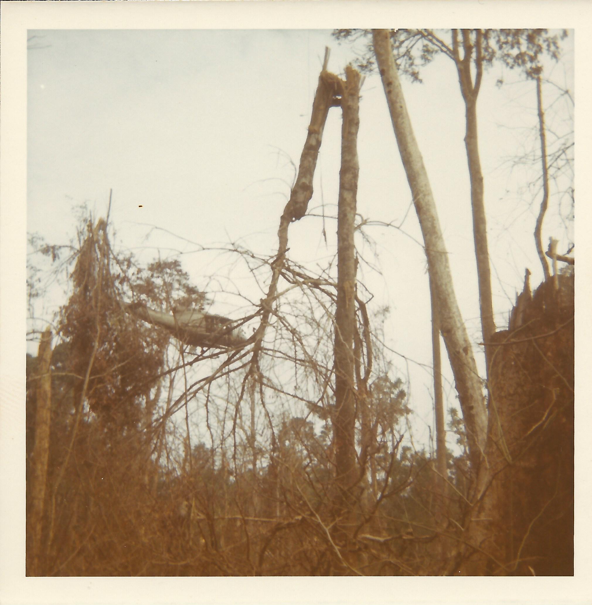 1970-07  Huey landing in small area we cut out Ollie-Nam-034.jpg